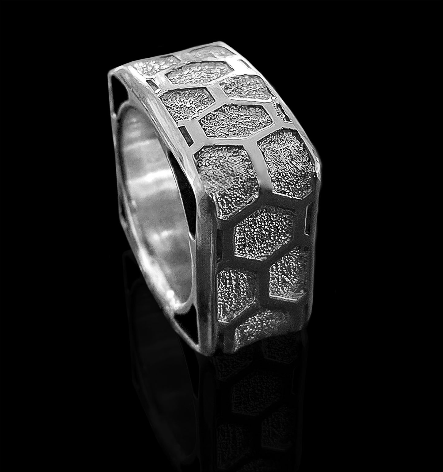 QUADRATO Ring Honeycomb Stippled