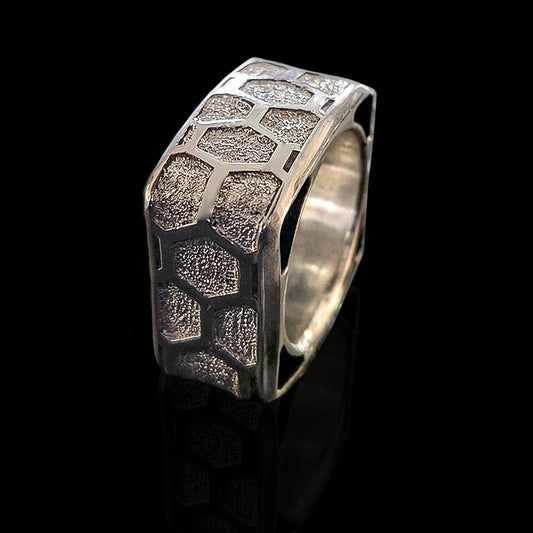 QUADRATO Ring Honeycomb Stippled